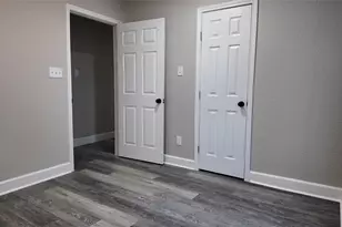 917 Temple Dr, Hitchcock, TX 77563 - Photo 14