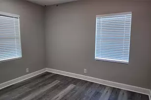 917 Temple Dr, Hitchcock, TX 77563 - Photo 18