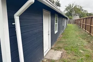 4711 3rd St, Bacliff, TX 77518 - Photo 4