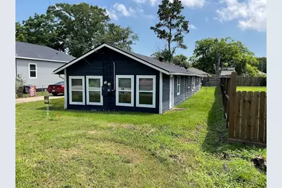 4711 3rd Street, Bacliff, TX 77518 - Photo 2