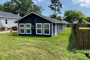 4711 3rd St, Bacliff, TX 77518 - Photo 2