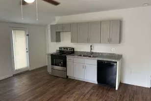 4711 3rd St, Bacliff, TX 77518 - Photo 6