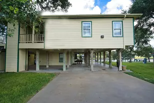 766 County Rd 206, Sargent, TX 77414 - Photo 4