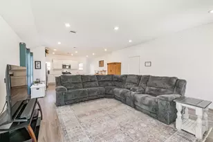 2767 Sagedale Dr, Conroe, TX 77301 - Photo 8