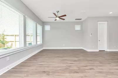 2726 Ruhman Fields Drive, Houston, TX 77008 - Photo 14