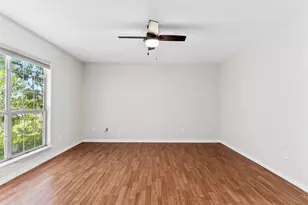 219 E Beecher Ave, Palacios, TX 77465 - Photo 6