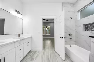 416 S 1st St, La Porte, TX 77571 - Photo 22