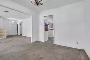 4633 Hummingbird St, Houston, TX 77035 - Photo 6