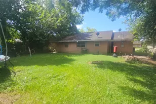2826 Monticello Dr, Houston, TX 77045 - Photo 18