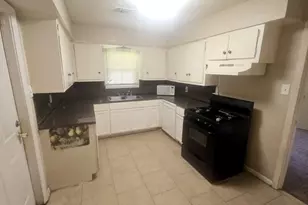 2826 Monticello Dr, Houston, TX 77045 - Photo 6