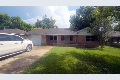 2826 Monticello Drive, Houston, TX 77045 - Photo 2