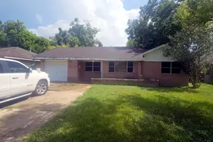 2826 Monticello Dr, Houston, TX 77045 - Photo 2