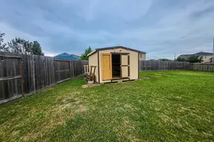6902 Iris Ct, Baytown, TX 77521 - Photo 2