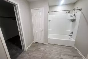 6902 Iris Ct, Baytown, TX 77521 - Photo 10