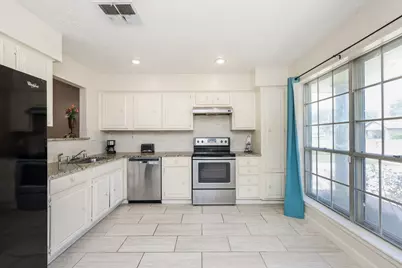 7423 Towerview Lane, Houston, TX 77489 - Photo 10