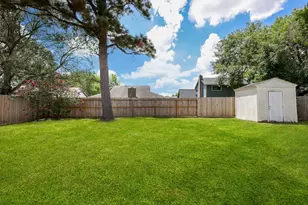 7423 Towerview Ln, Houston, TX 77489 - Photo 22
