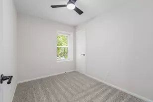 79 N Pathfinders Cir, The Woodlands, TX 77381 - Photo 32