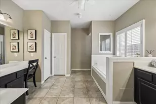 1402 N Pine Orchard Dr, Pearland, TX 77581 - Photo 14