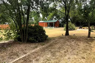 241 E Jackson St, Bartlett, TX 76511 - Photo 4