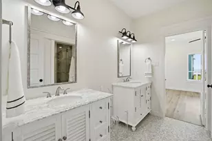 18 Blue Heron Cir, Jamaica Beach, TX 77554 - Photo 20