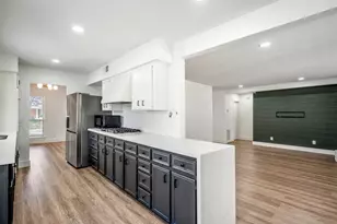 8207 Langdon Ln, Houston, TX 77036 - Photo 16