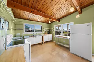 4202 Hardin Dr, Galveston, TX 77554 - Photo 10
