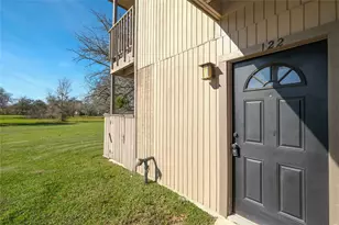 418 Garland Dr, Lake Jackson, TX 77566 - Photo 2