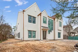 316 W 30th St, Houston, TX 77018 - Photo 2