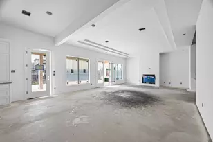 316 W 30th St, Houston, TX 77018 - Photo 16