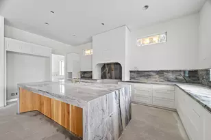 316 W 30th St, Houston, TX 77018 - Photo 4