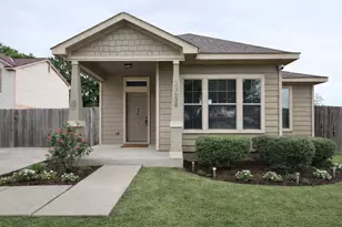 250 7th St, Hempstead, TX 77445 - Photo 1