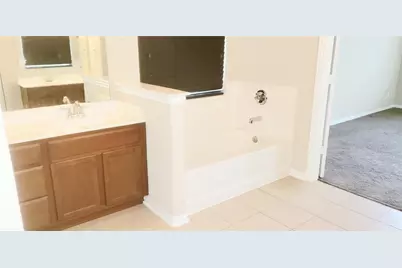 8723 W Crescent Lake Circle, Baytown, TX 77521 - Photo 10