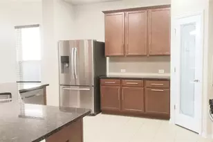 8723 W Cres Lake Cir, Baytown, TX 77521 - Photo 6