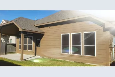 8723 W Crescent Lake Circle, Baytown, TX 77521 - Photo 2
