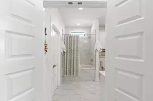 970 Pelican Ln, Crystal Beach, TX 77650 - Photo 18