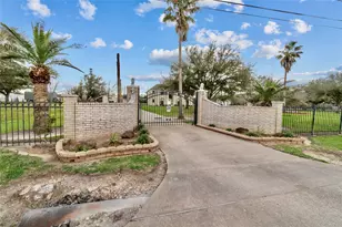 10302 Hanselman Rd, Manvel, TX 77578 - Photo 8