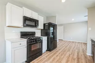 827 Deerhurst Ln, Magnolia, TX 77354 - Photo 6