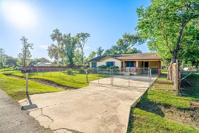 8318 Nyssa Street, Houston, TX 77078 - Photo 2