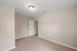 8771 Josie St, Houston, TX 77029 - Photo 16