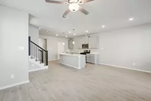 567 Avisa Dr, Kemah, TX 77565 - Photo 8