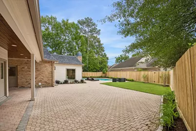 620 Stoneleigh Drive, Houston, TX 77079 - Photo 36