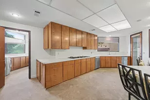 2 Waters Edge St, Conroe, TX 77356 - Photo 18
