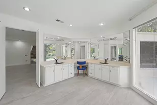 2 Waters Edge St, Conroe, TX 77356 - Photo 24
