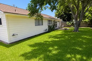 2016 Kingsway Dr, League City, TX 77573 - Photo 32