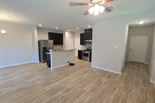 6543 Castle Loch Ct, Houston, TX 77048 - Photo 2