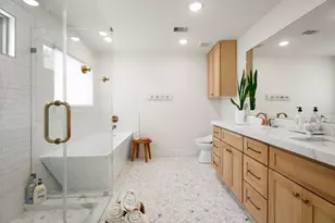 18 Colony Park Cir, Galveston, TX 77551 - Photo 18