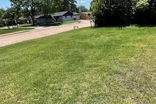 2901 Rust Ave, Texas City, TX 77590 - Photo 1