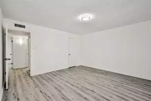 16210 Lazy Ridge Rd, Houston, TX 77053 - Photo 32