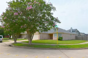 19330 Larissa Dr, Katy, TX 77449 - Photo 2