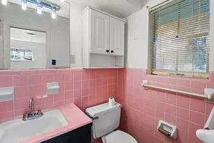 407 Lazy Ln, Anahuac, TX 77514 - Photo 20